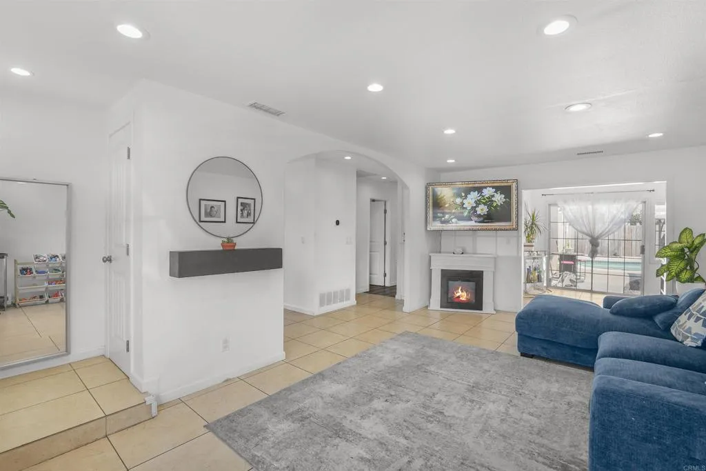https://cdn.realtyfeed.com/cdn/127/306795398/1ba57780ab374d6103707c950e40f79f.webp
