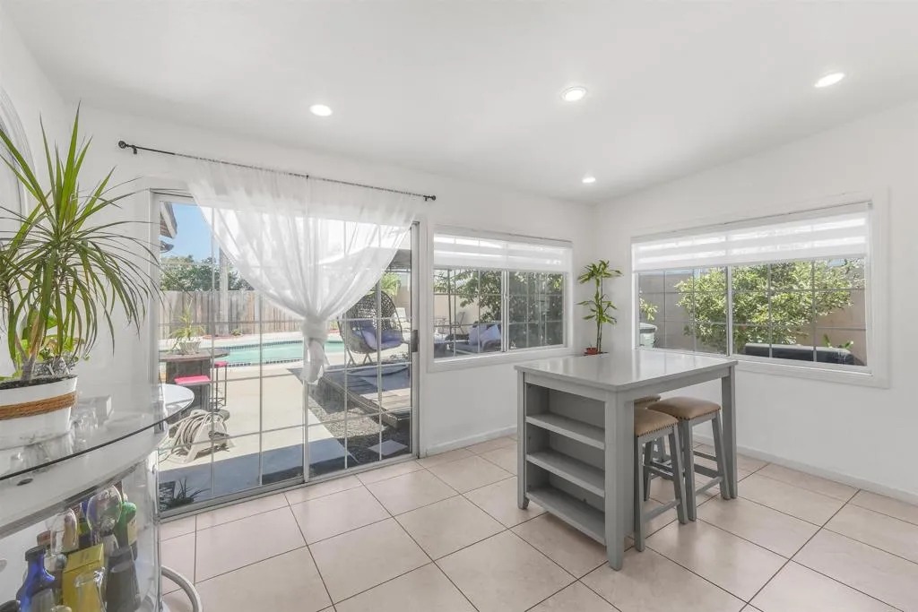 https://cdn.realtyfeed.com/cdn/127/306795398/77b2e13c4ed5244c8d6b18a1dd19f8e2.webp
