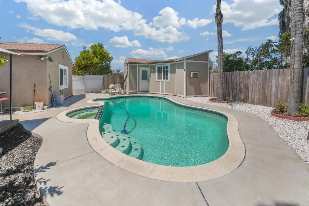 https://cdn.realtyfeed.com/cdn/127/306795398/ad25debd17d3a3d6c86567347b138ebd.webp