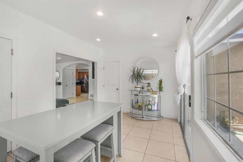 https://cdn.realtyfeed.com/cdn/127/306795398/ed69a09c4da3ef18ade7617af8c7910c.webp