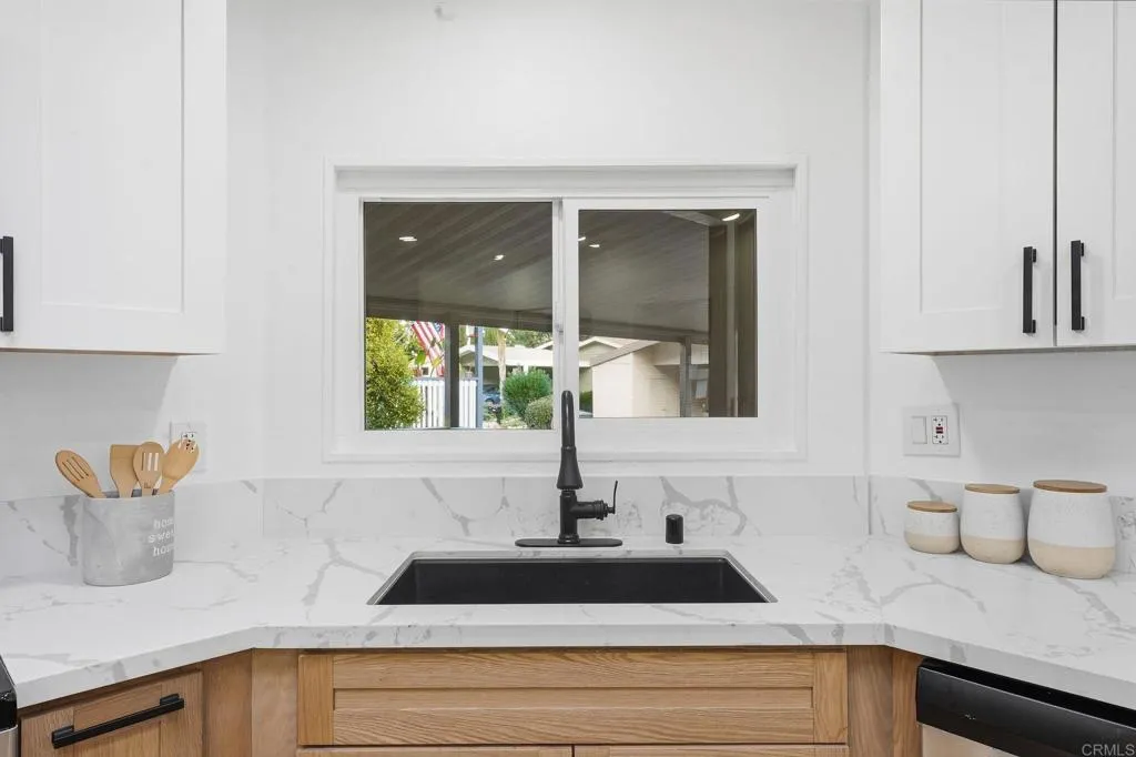 https://cdn.realtyfeed.com/cdn/127/306795419/6fa789321d4342cfac23b43f27bd28d0.webp