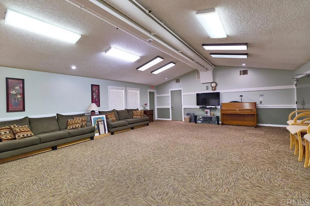 https://cdn.realtyfeed.com/cdn/127/306795419/e20e59de73a0ca30a30bb3354a4ffe2c.webp