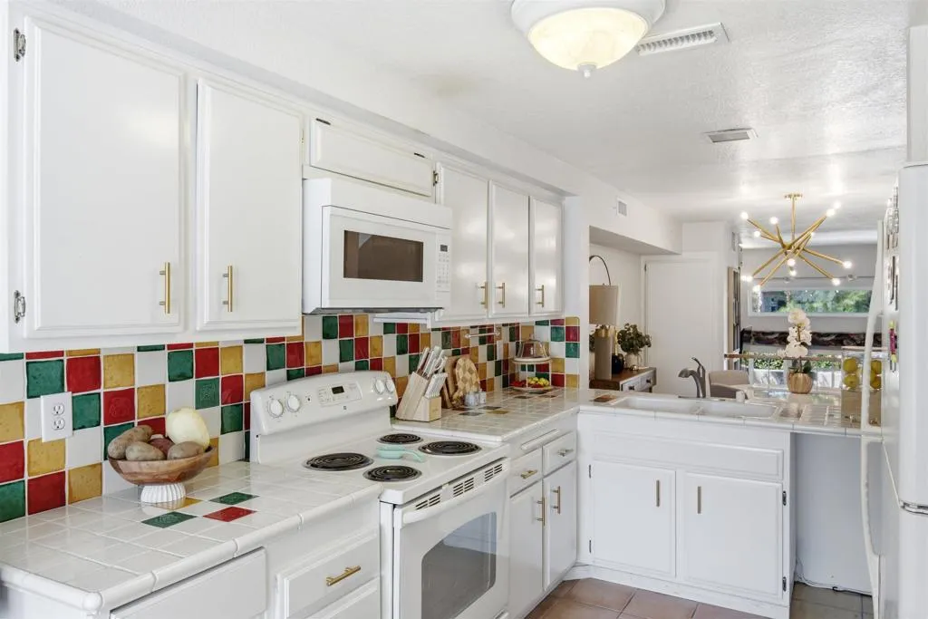 Photo #13: PTP2606309 Listing: Photo #13