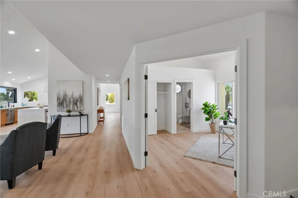 https://cdn.realtyfeed.com/cdn/127/306795643/10f47a10fba40c7affe23e97b46a4f8b.webp