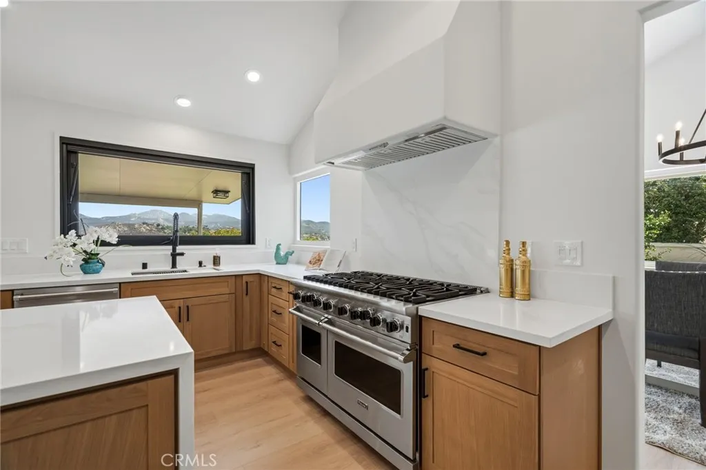 https://cdn.realtyfeed.com/cdn/127/306795643/1f8461cb7455a183b0c3d767b698e063.webp