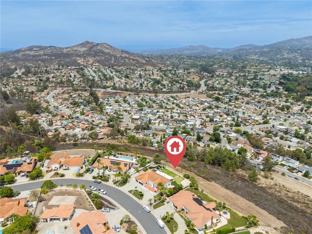 https://cdn.realtyfeed.com/cdn/127/306795643/28fed938b64740cbf33a90aa48e269bd.webp