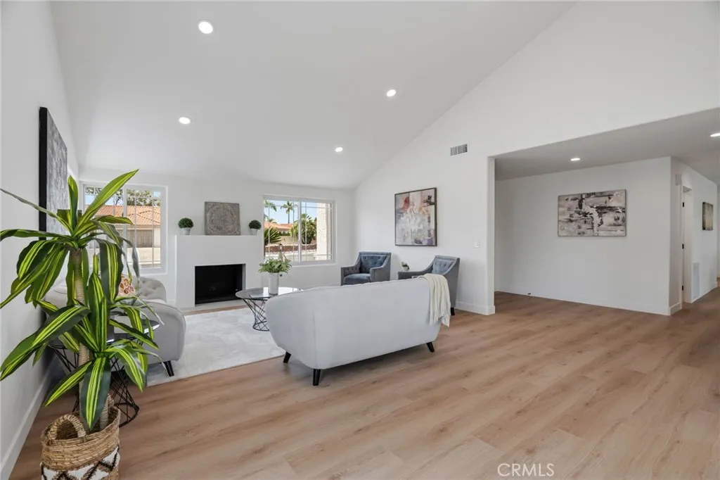 https://cdn.realtyfeed.com/cdn/127/306795643/3b50d2dba35517eecb78a1215a55dc03.webp