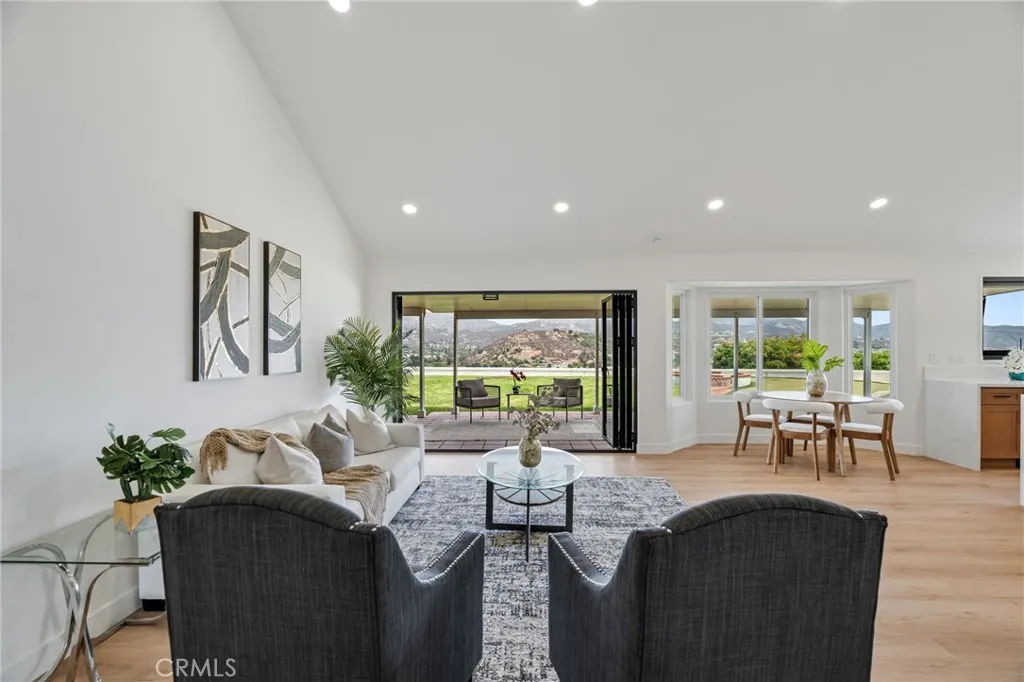 https://cdn.realtyfeed.com/cdn/127/306795643/65e5ef8942e7c5fa87f6d95f8fb185d6.webp