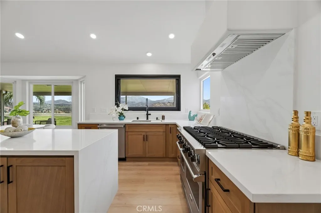 https://cdn.realtyfeed.com/cdn/127/306795643/6ac45b51bb0adf2a1a35bf81ccd9f8e3.webp