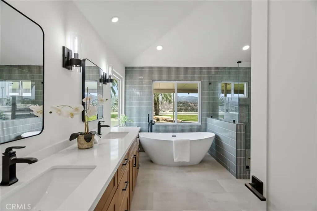 https://cdn.realtyfeed.com/cdn/127/306795643/703a3bc6289429323876ed5c10e8e135.webp