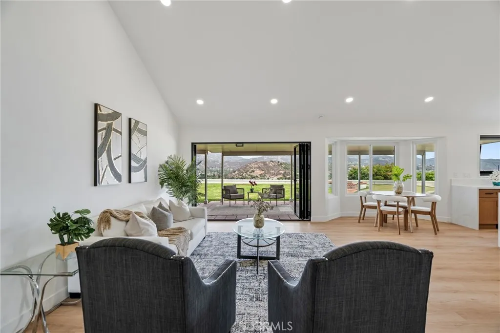 https://cdn.realtyfeed.com/cdn/127/306795643/7d92a10faf5a9aa26a926a0b85041a97.webp
