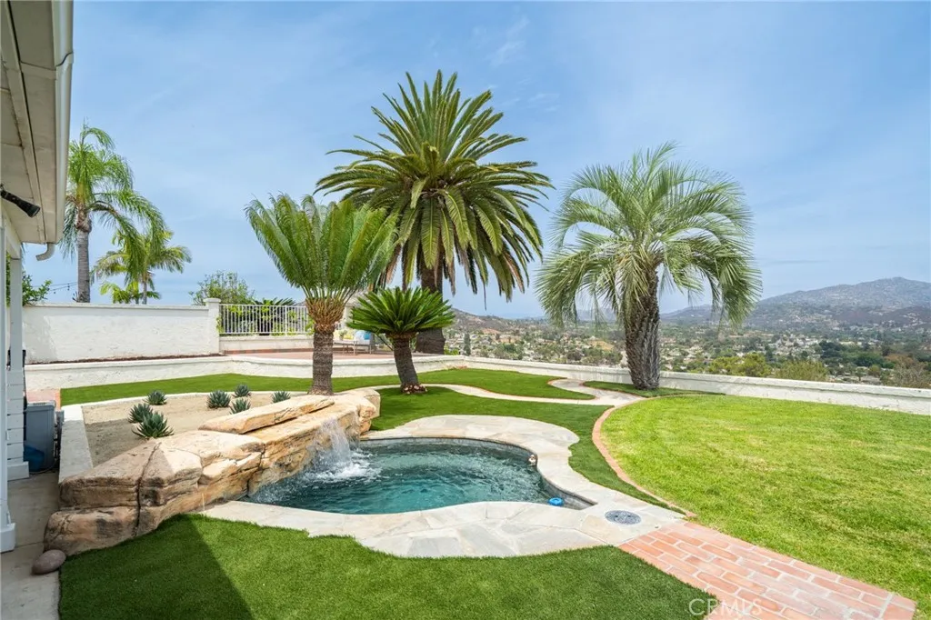 https://cdn.realtyfeed.com/cdn/127/306795643/c00d1f6ec9c81e739bb3128ebf6b12d9.webp