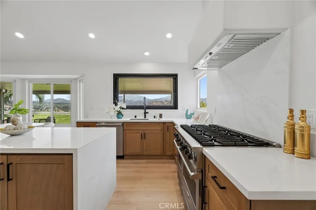 https://cdn.realtyfeed.com/cdn/127/306795643/cf3c4f5c0a8827b5f1416cbe214b56e1.webp