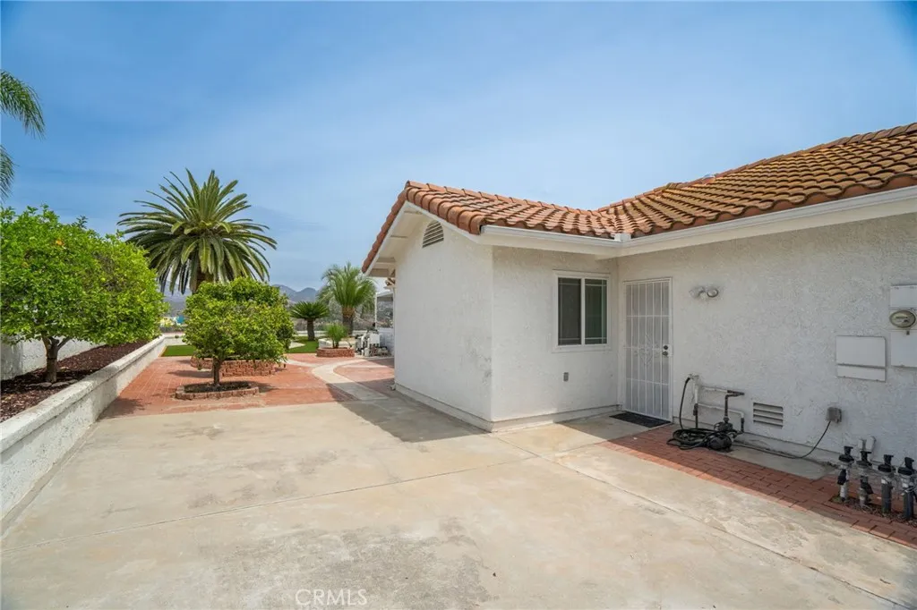 https://cdn.realtyfeed.com/cdn/127/306795643/d13ce2b320a647ac40213d2e738ee1a8.webp