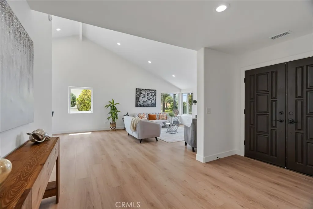 https://cdn.realtyfeed.com/cdn/127/306795643/d59bd71a8ad2f5e8639d80d8364dbae4.webp