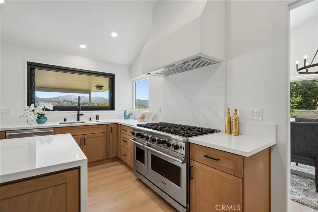 https://cdn.realtyfeed.com/cdn/127/306795643/edfdf44e3a8f06d2eff35799646ca7b1.webp