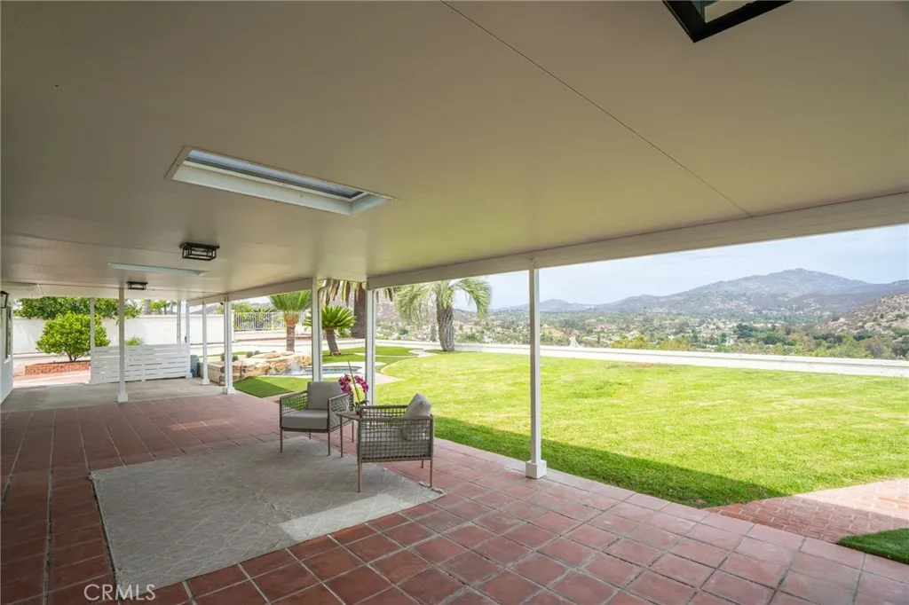 https://cdn.realtyfeed.com/cdn/127/306795643/f3bee71431bb99720bae053914f7a843.webp