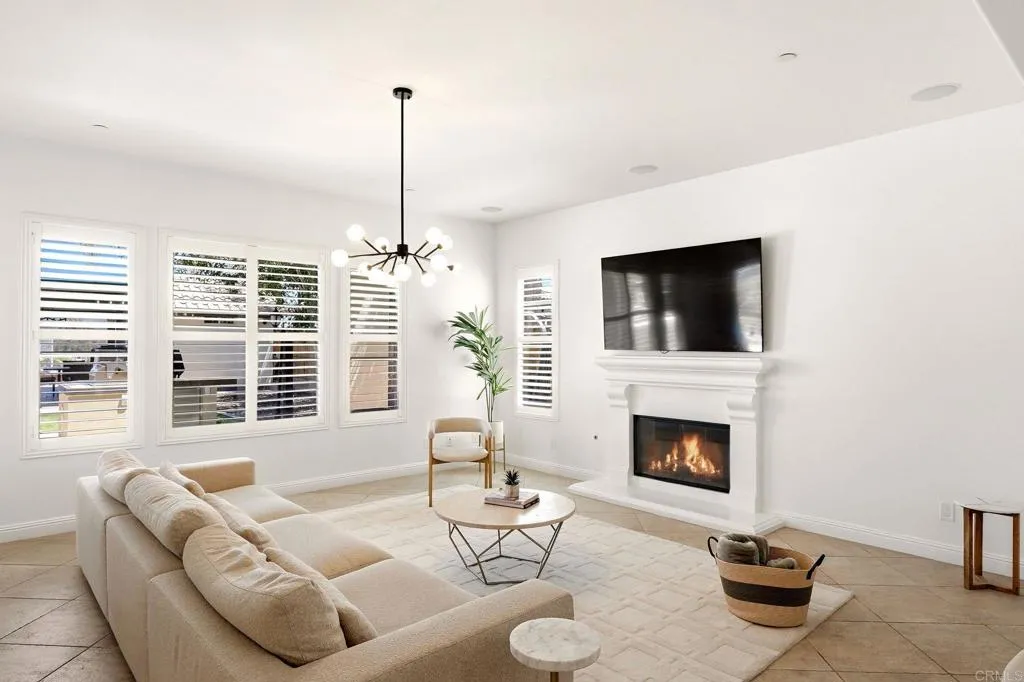 https://cdn.realtyfeed.com/cdn/127/306795692/c2dbc2532412b8ec1623be614f03bcbe.webp