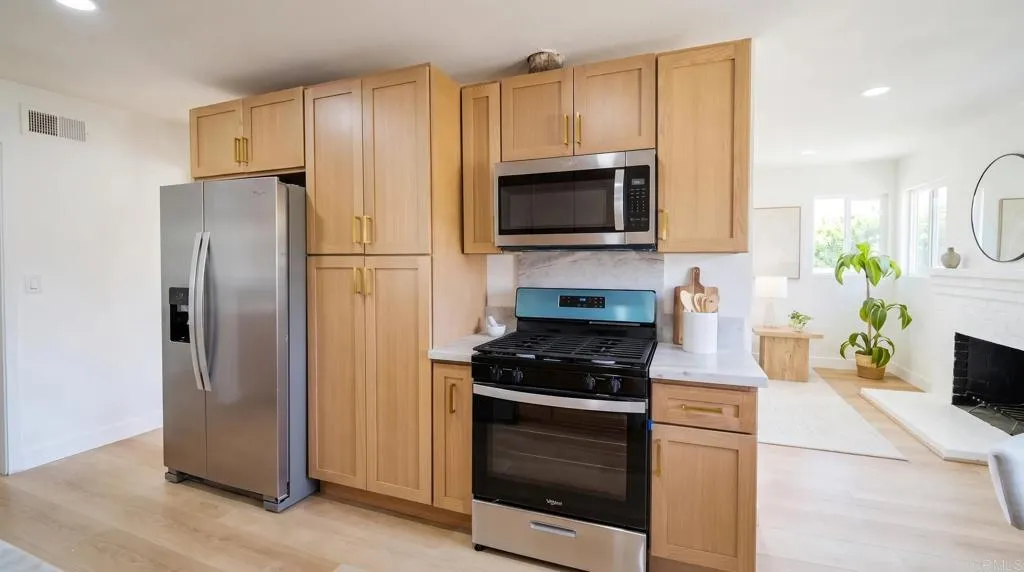 https://cdn.realtyfeed.com/cdn/127/306795710/2d56a2f17326db7b4521a9196a350e3c.webp