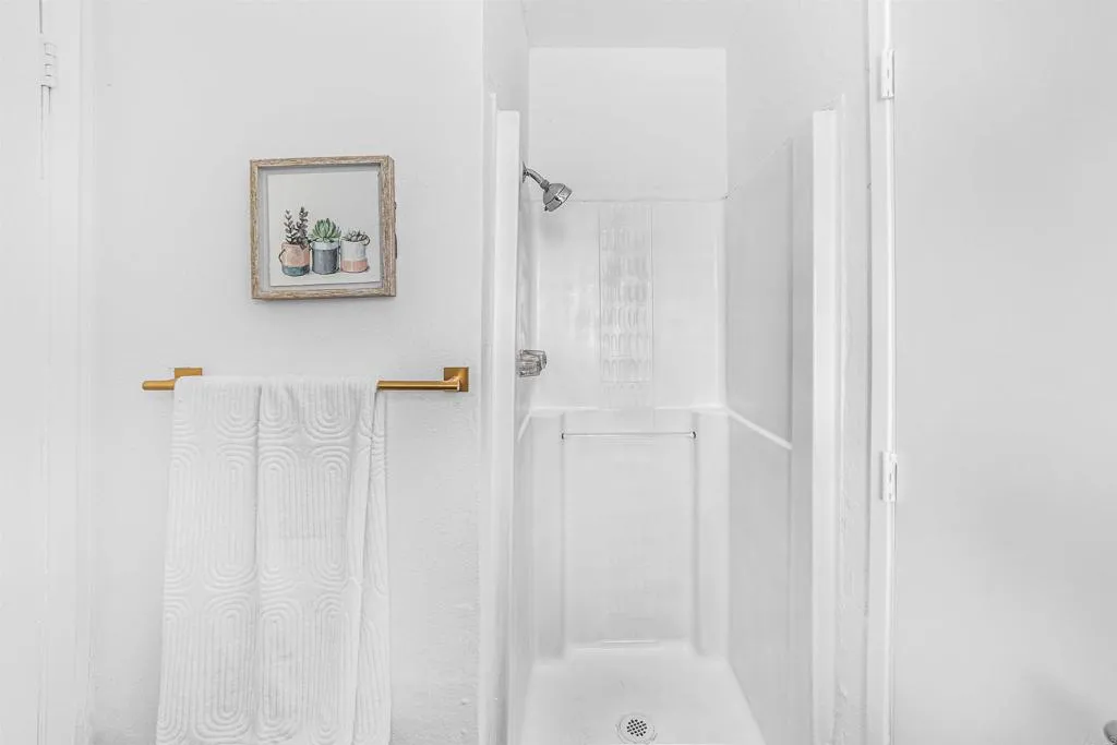 https://cdn.realtyfeed.com/cdn/127/306795710/8a3dcba8773a1a2a6c59bb7d4fe8820b.webp