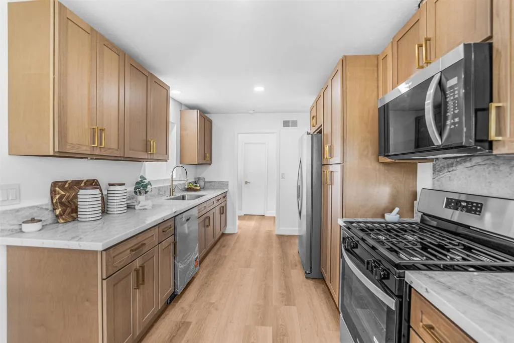 https://cdn.realtyfeed.com/cdn/127/306795710/e9472ce03990feb15503f7698595056c.webp