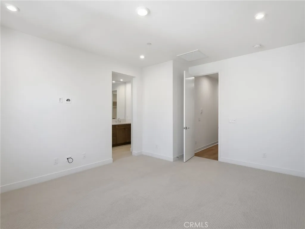 https://cdn.realtyfeed.com/cdn/127/306795782/2fa21c0c2732b7e9d2f02694d6f87506.webp