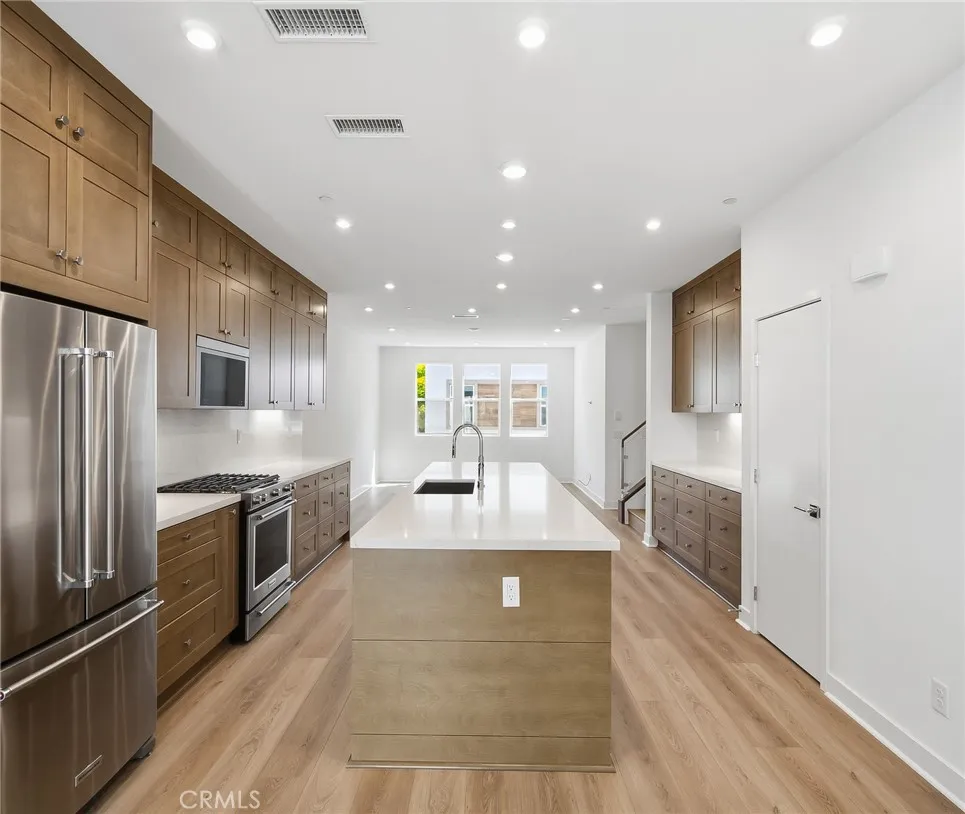 https://cdn.realtyfeed.com/cdn/127/306795782/832eec97df79f11834a2bcac5a457988.webp