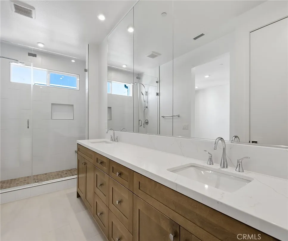https://cdn.realtyfeed.com/cdn/127/306795782/b78500f421dd35b91c813b7736141188.webp