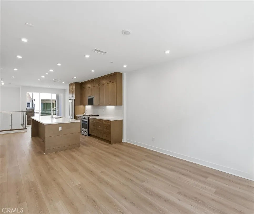 https://cdn.realtyfeed.com/cdn/127/306795782/d19129dccc81ec6d2d1421f8e11dfce2.webp