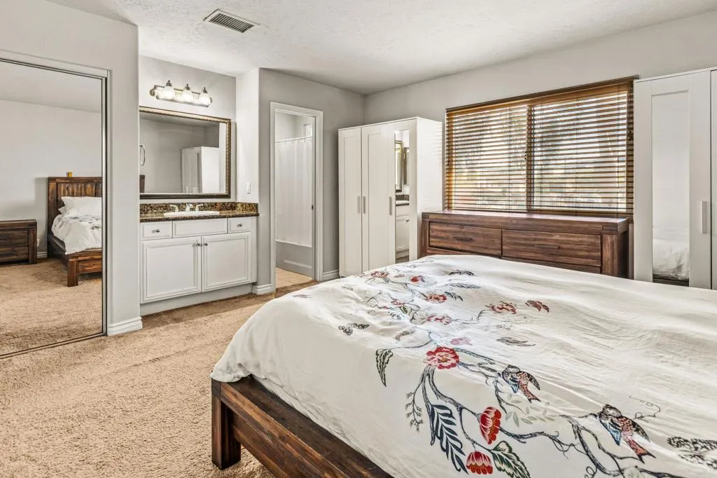 https://cdn.realtyfeed.com/cdn/127/306795953/46eb21cbf3c393a86ca722ed676731d7.webp