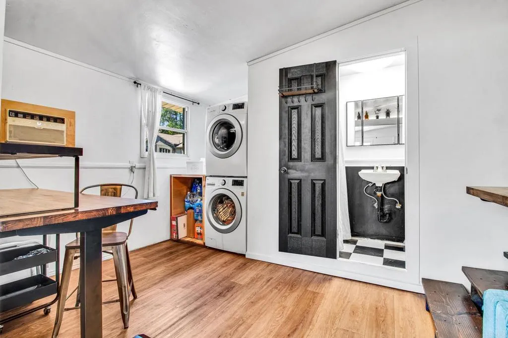 https://cdn.realtyfeed.com/cdn/127/306795968/33e833e2f7137f36755236c7d2b438bb.webp