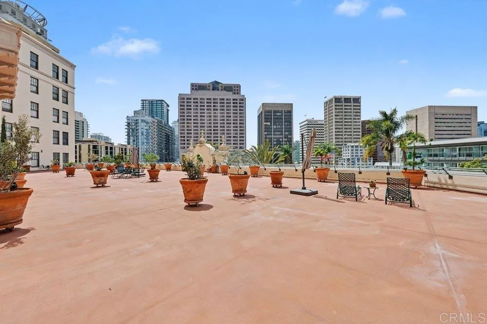 https://cdn.realtyfeed.com/cdn/127/306796088/03f7aac257062299ea008d17bdad4c15.webp