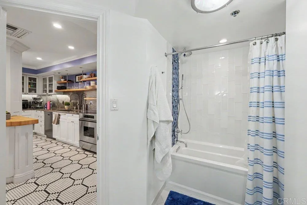 https://cdn.realtyfeed.com/cdn/127/306796088/ef68b34d699107d090c138aa4b135306.webp