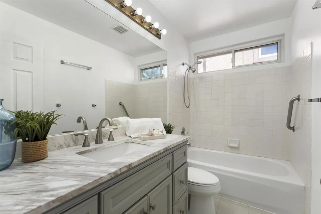 https://cdn.realtyfeed.com/cdn/127/306796249/7757342fdc73def380bc631ce6f646d8.webp
