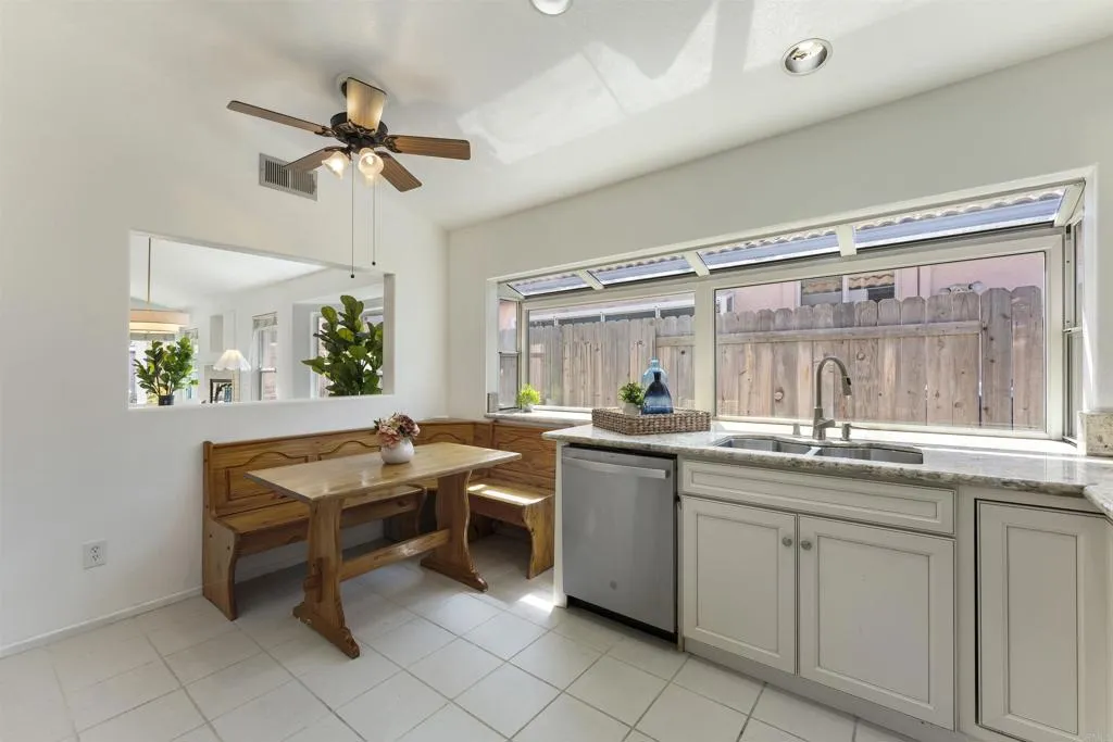 https://cdn.realtyfeed.com/cdn/127/306796249/8f556f41d699bf1765bb5130c3f8cf11.webp