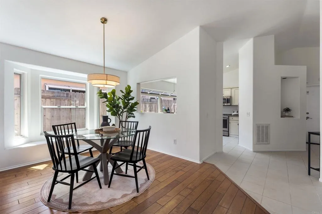 https://cdn.realtyfeed.com/cdn/127/306796249/a1ab9aeeccb4f4d35747591cba34eb84.webp