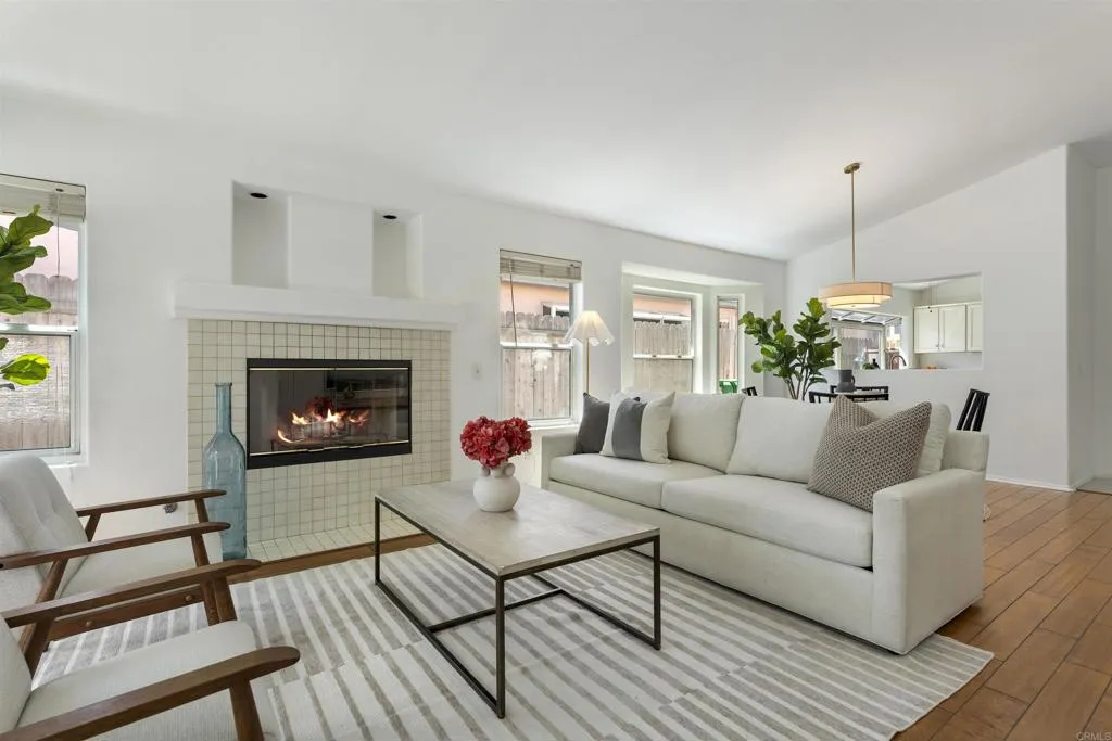 https://cdn.realtyfeed.com/cdn/127/306796249/c444edbfcd8dd9eb52662123800fe5fb.webp
