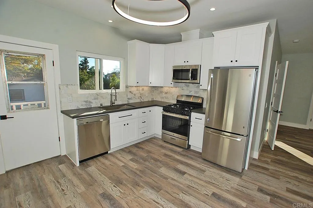 https://cdn.realtyfeed.com/cdn/127/306796265/0cafb77be6aa2dc76dc345cc30c29ecd.webp
