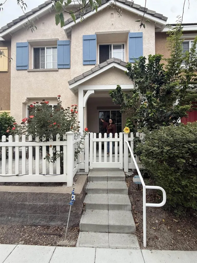 1460 Canvas Dr #4 Unit 4, Chula Vista, CA 91913 - Photo 2 of 24, Chula Vista, CA
