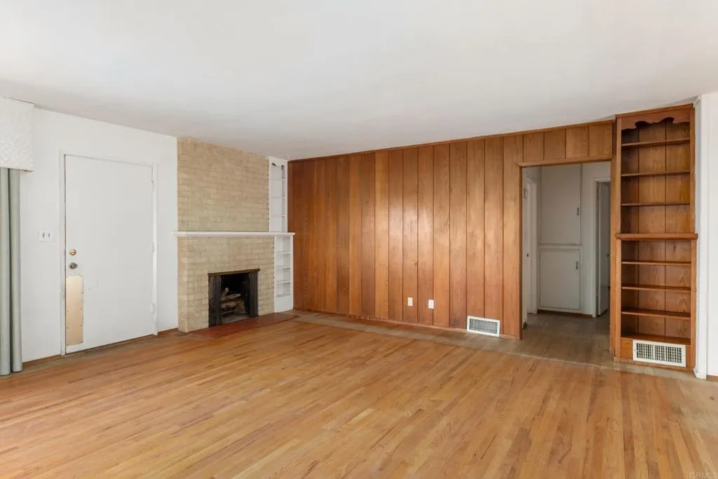 https://cdn.realtyfeed.com/cdn/127/306796399/136830df726b7b864dc48a5bb0bca659.webp