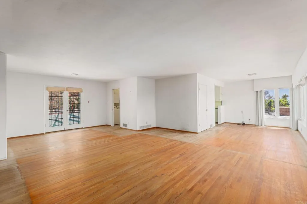 https://cdn.realtyfeed.com/cdn/127/306796399/927710bb34a95ca85c46460ecb50d383.webp