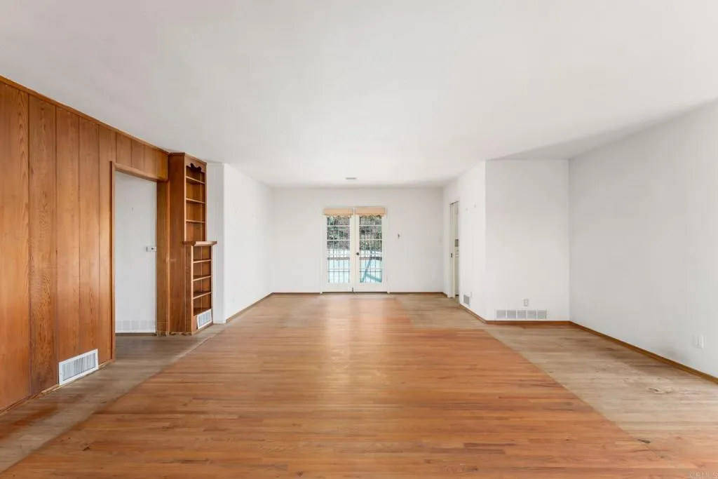 https://cdn.realtyfeed.com/cdn/127/306796399/ba293ff6d2b88e9cd04947fd9de386e8.webp