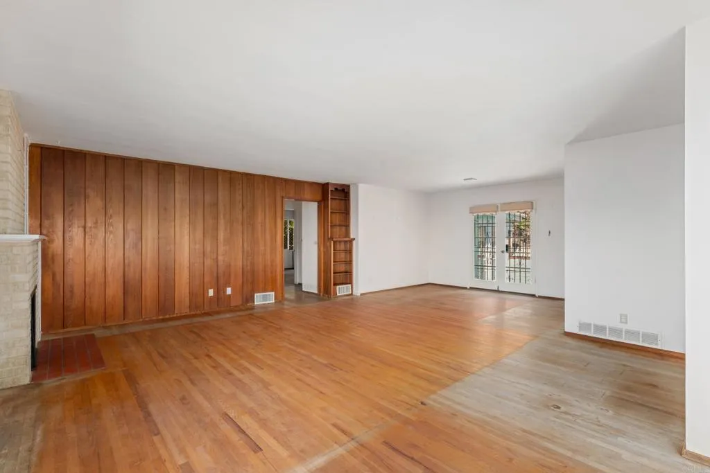 https://cdn.realtyfeed.com/cdn/127/306796399/c0c57d5a1b0413518796e9386a778cad.webp