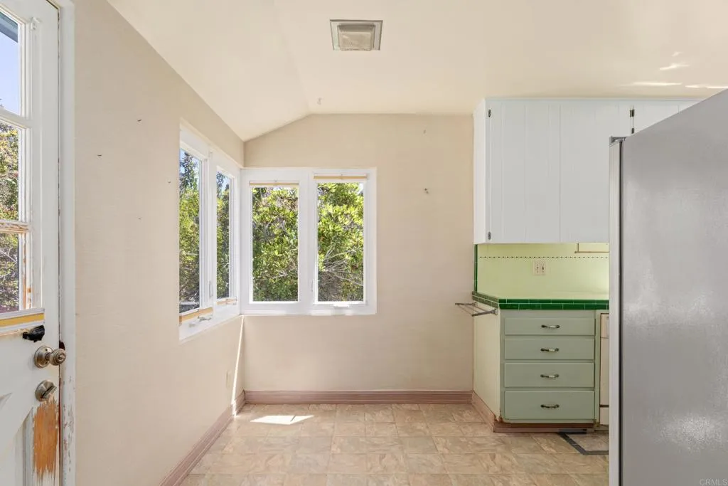 https://cdn.realtyfeed.com/cdn/127/306796399/c23aa0cbb09a0f59c7f98be74bfa52c4.webp