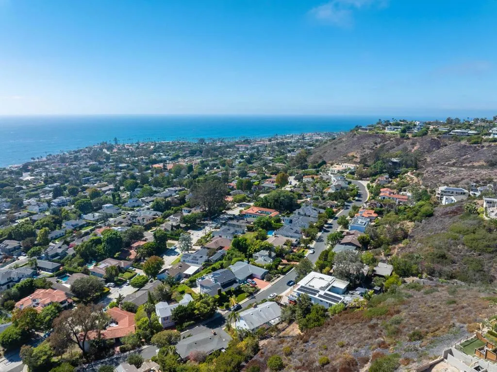 https://cdn.realtyfeed.com/cdn/127/306796399/e3c1b02b29defe8ba2b8fd864e8a8b7a.webp