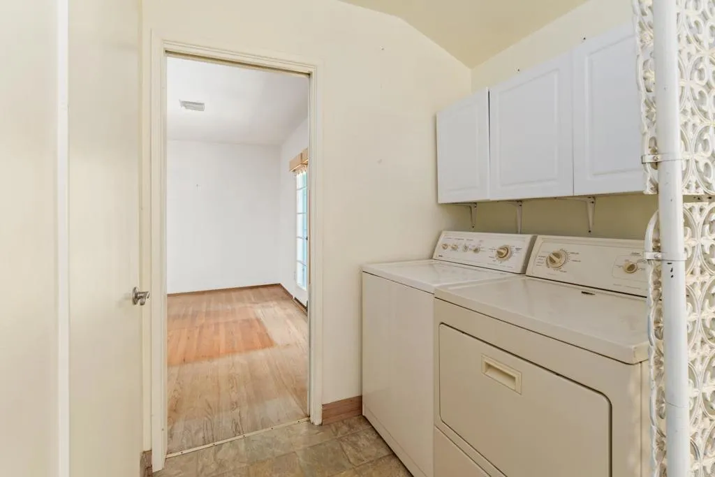 https://cdn.realtyfeed.com/cdn/127/306796399/f9a540acb0888404c37bf0984c0e327a.webp