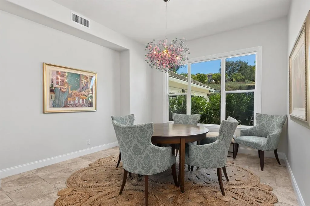 https://cdn.realtyfeed.com/cdn/127/306796441/0c2d8a6fde726ad59f69bb944373021c.webp