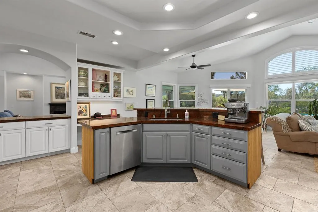 https://cdn.realtyfeed.com/cdn/127/306796441/ad975603257d18ed78c84f6b445b381a.webp
