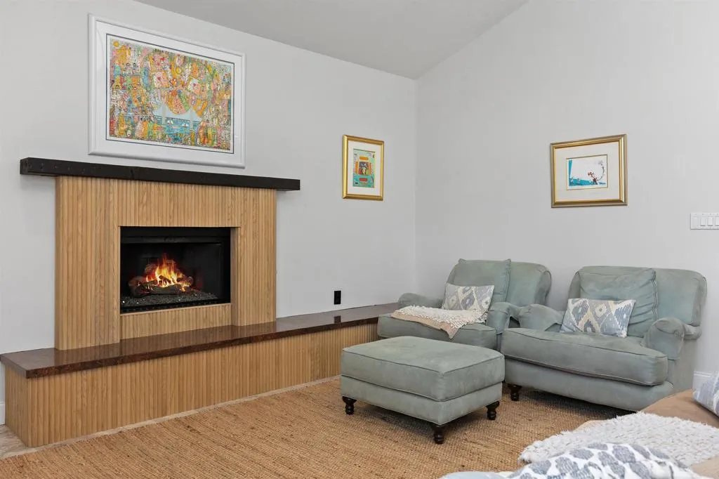 https://cdn.realtyfeed.com/cdn/127/306796441/e4b1e3c6e91dd6f25ba53ece5d603a34.webp