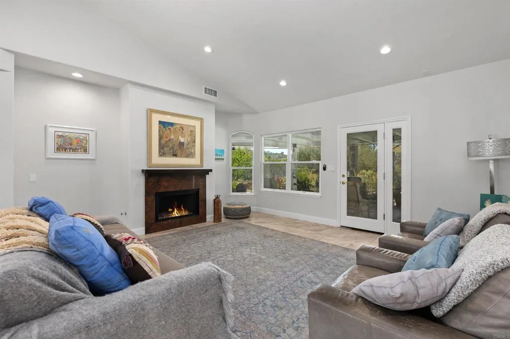 https://cdn.realtyfeed.com/cdn/127/306796441/ff7a243fe48de25ddc73d9a4ab66120e.webp